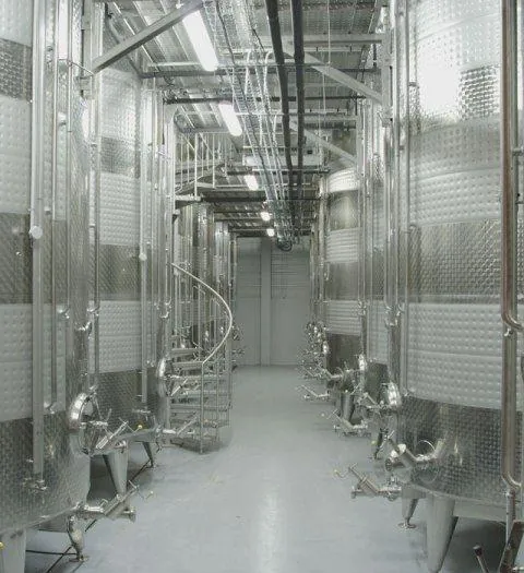 Gärtanks mit Kühlmantel in einer Getränkeproduktion